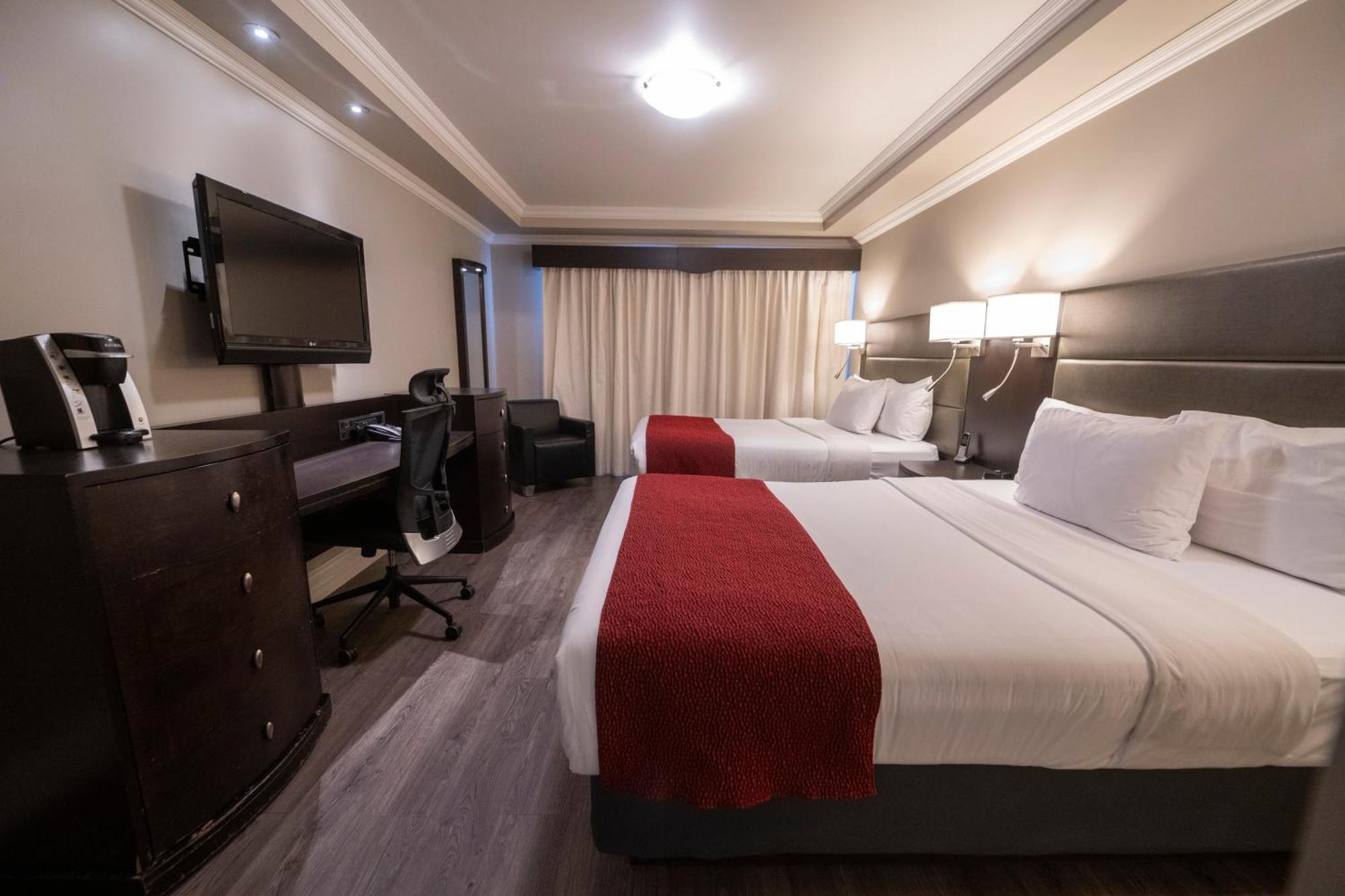 Hotel & Suites Le Dauphin Drummondville Buitenkant foto