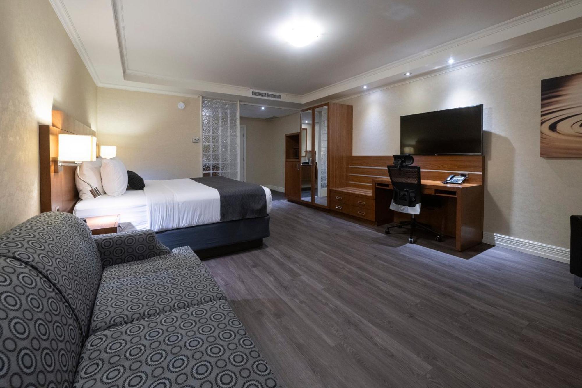 Hotel & Suites Le Dauphin Drummondville Buitenkant foto