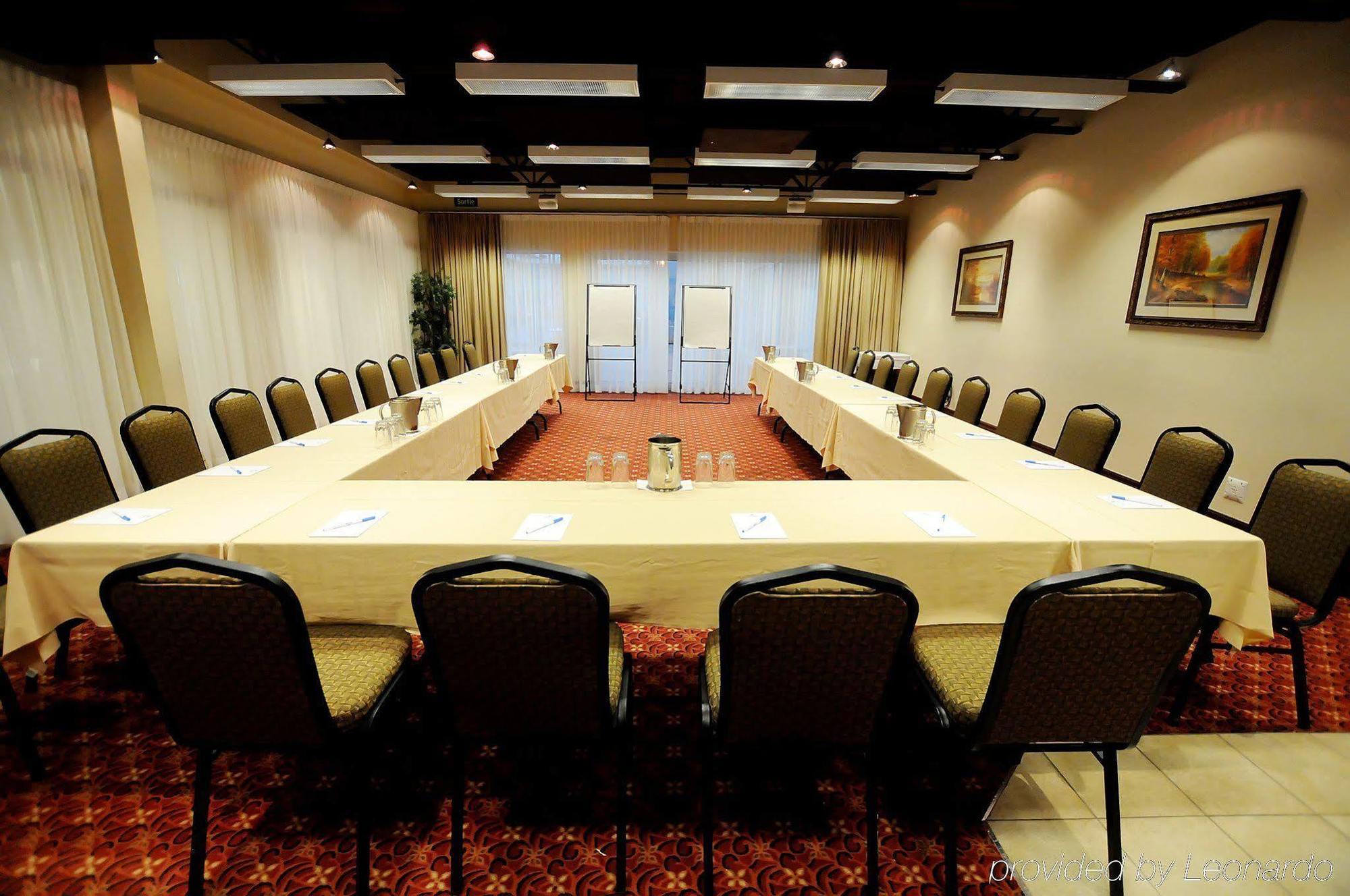 Hotel & Suites Le Dauphin Drummondville Buitenkant foto