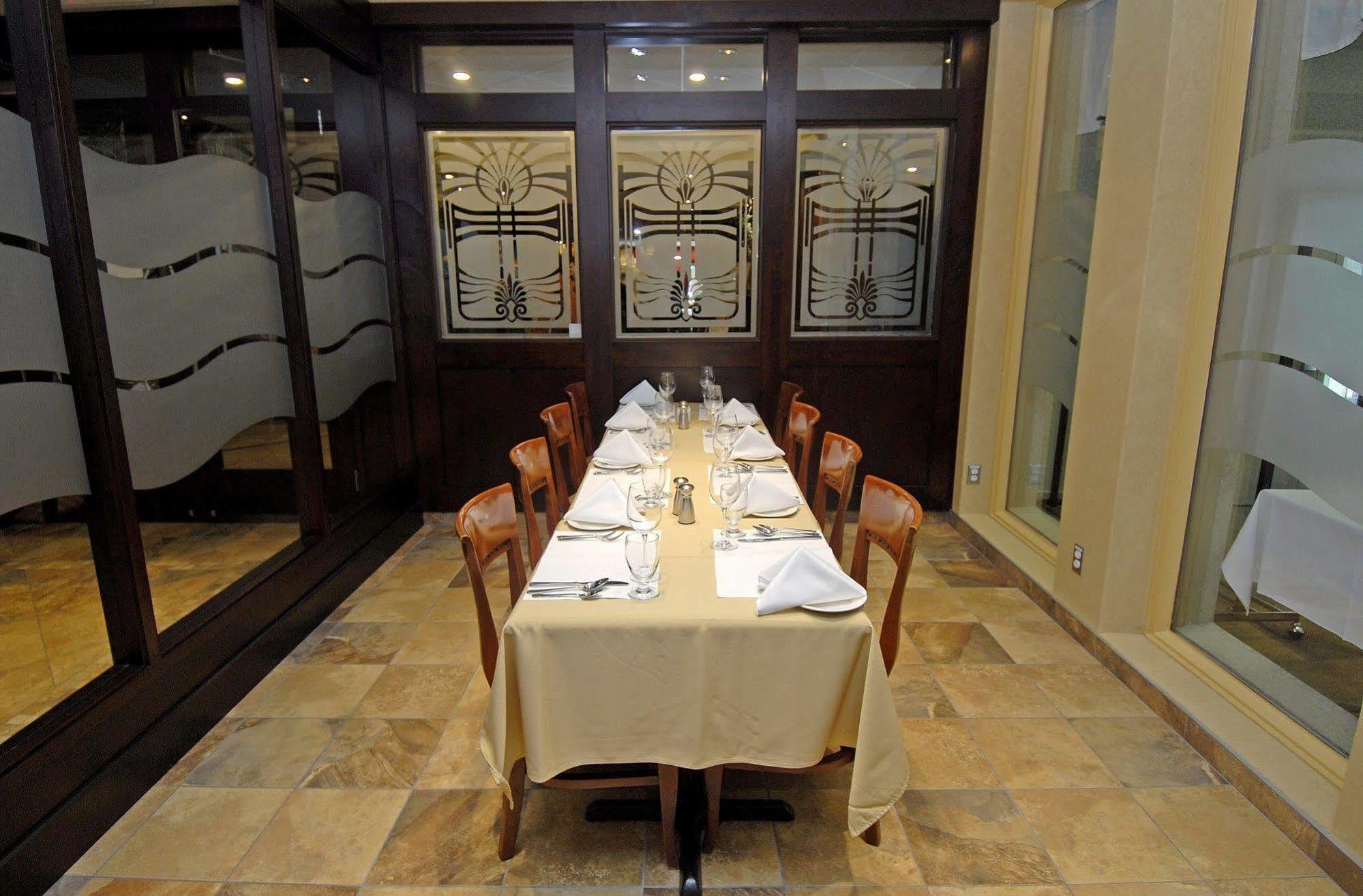 Hotel & Suites Le Dauphin Drummondville Buitenkant foto