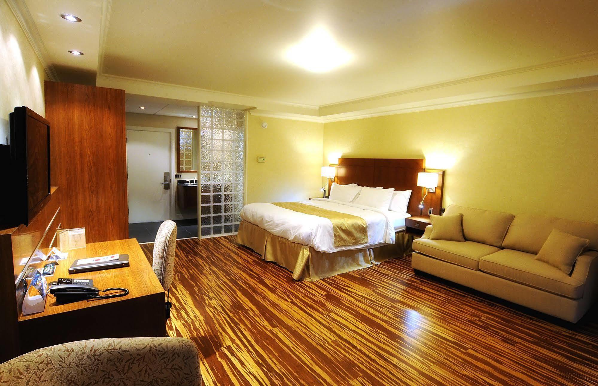 Hotel & Suites Le Dauphin Drummondville Kamer foto